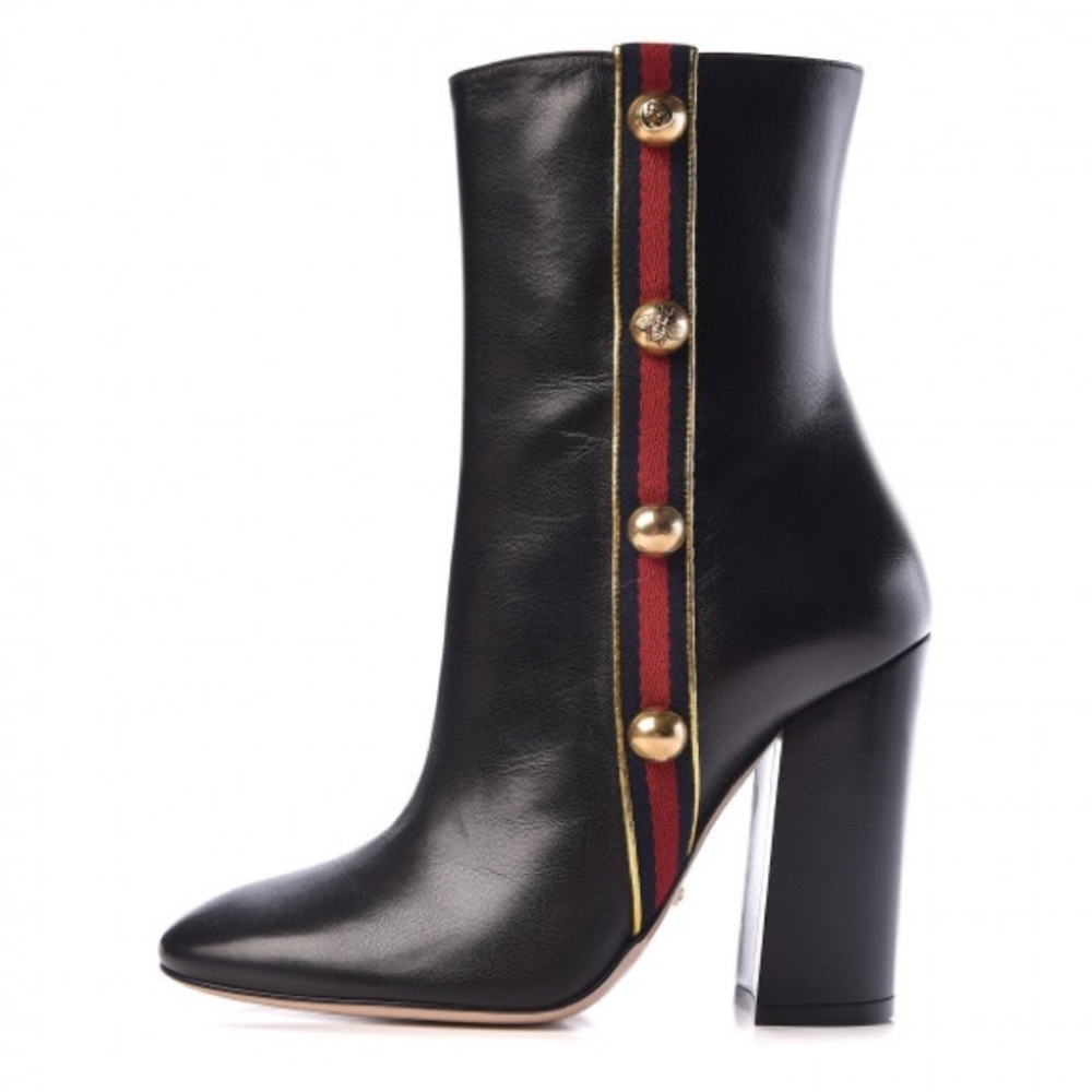 Gucci
Leather boots size 10.5